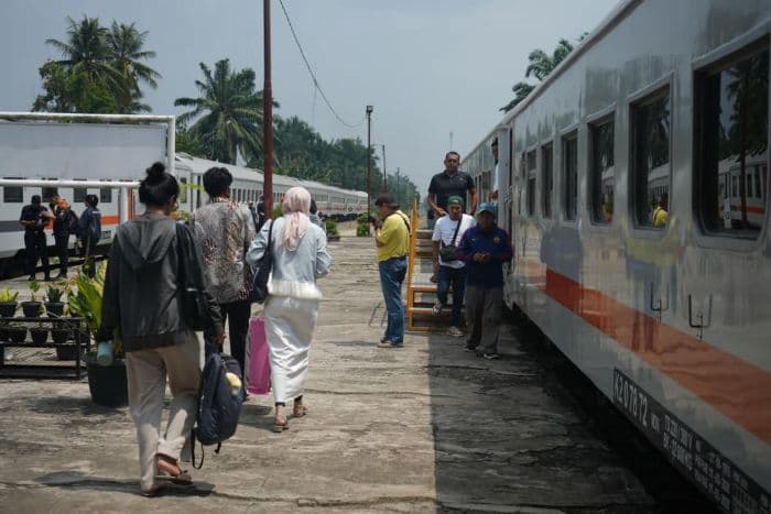 libur_maulid_nabi_lebih_dari_38000_penumpang_gunakan_kereta_api_di_sumut