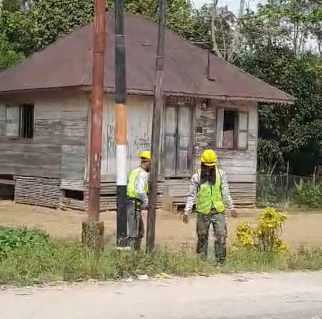 pemkab_dairi_akan_bongkar_tiang_wifi_tak_berizin_di_jalur_sidikalangparongil