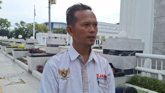 jelang_penggusuran_ratusan_pedagang_pasar_horas_siantar_demo_di_kantor_gubernur_sumut