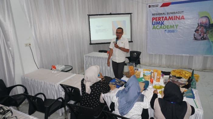 umk_academy_phr_zona_1_bekali_pelaku_usaha_mikro_dengan_strategi_4go