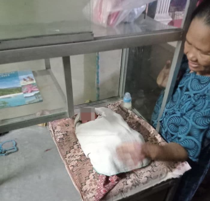 geger_bayi_lakilaki_ditemukan_di_steling_jualan_warga_menteng_vii