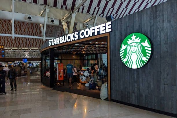 starbucks_tutup_250_gerai_di_as_dan_kanada_pekan_ini
