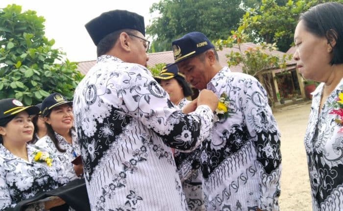 46_guru_cabdis_wilayah_vi_terima_satyalencana_karya_sastra_dari_presiden_prabowo_
