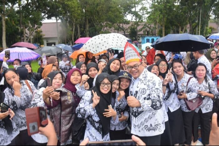 bupati_deli_serdang_tekankan_guru_fokus_mengajar_tanpa_terbebani_administrasi