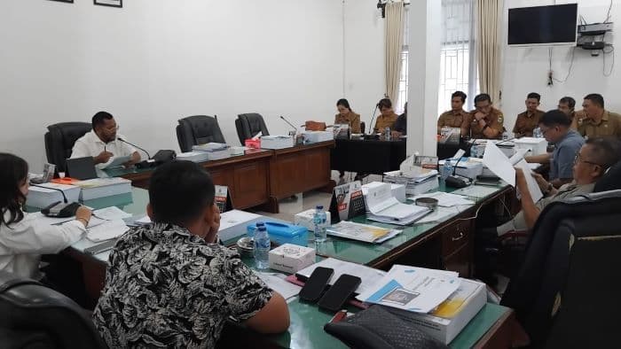 dprd_pematangsiantar_soroti_efisiensi_anggaran_dan_mekanisme_bantuan_di_dinas_prkp_
