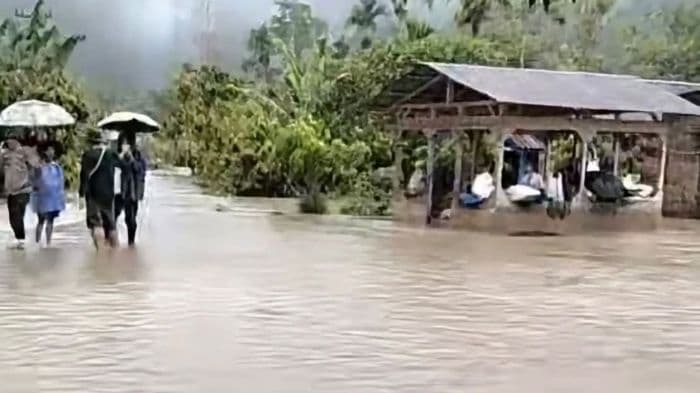 longsor_di_enam_desa_taput_ada_warga_terluka