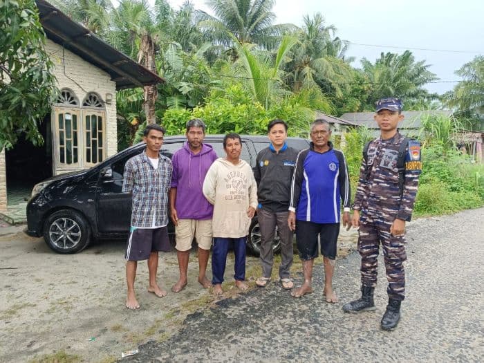 mengambang_selama_4_hari_di_laut_nelayan_asal_langkat_ditemukan_terdampar_di_pesisir_pantai_bagan_kuala_sergai