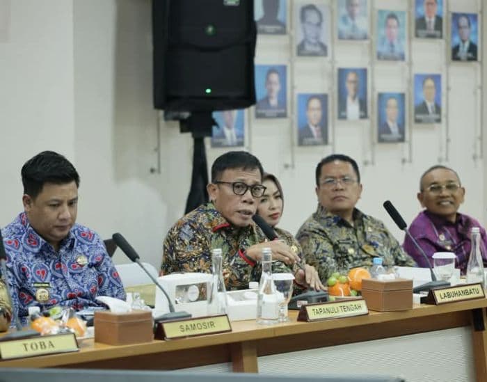 pemkab_samosir_dukung_kebijakan_rupslb_bank_sumut_tahun_2025