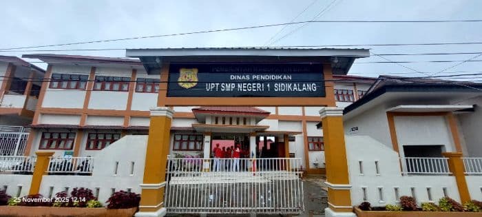 pengelolaan_dana_bos_rp2_miliar_di_smpn_1_sidikalang_dipertanyakan