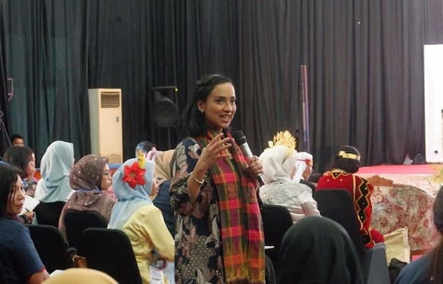 shahnaz_haque_puji_inovasi_guru_di_hgn_2025_suasananya_mengharukan