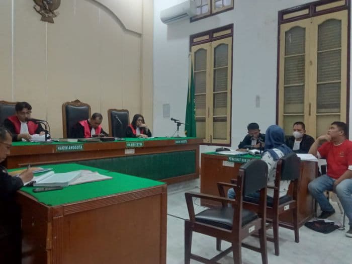 sidang_pembunuhan_anak_tiri_ayp_di_pn_medan_kepling_jadi_saksi