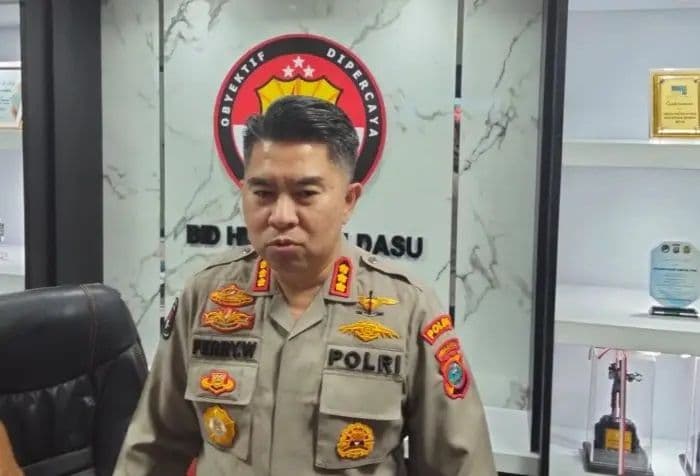 usai_dicopot_kombes_julihan_dan_kasubbid_paminal_diperiksa_tim_propam_mabes_polri