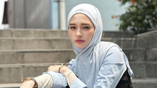 video_cctv_inara_rusli_viral_warganet_dibayangi_konten_sensasional_dan_link_phising