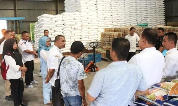120_ton_beras_dan_32_ton_gula_siap_disalurkan_untuk_warga_binjai_terdampak_banjir_