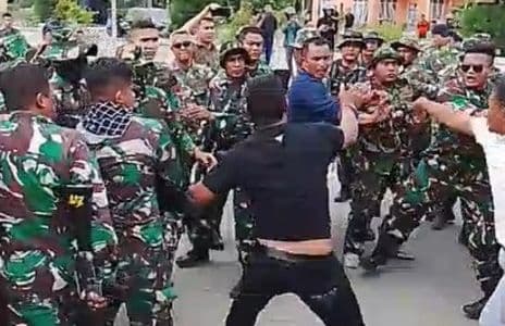 aksi_pengibaran_bendera_bulan_bintang_di_lhokseumawe_dibubarkan_tni_