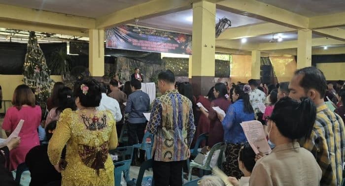 ribuan_jemaat_rayakan_natal_di_gbkp_simpang_awas_binjai_gereja_cagar_budaya_simbol_toleransi