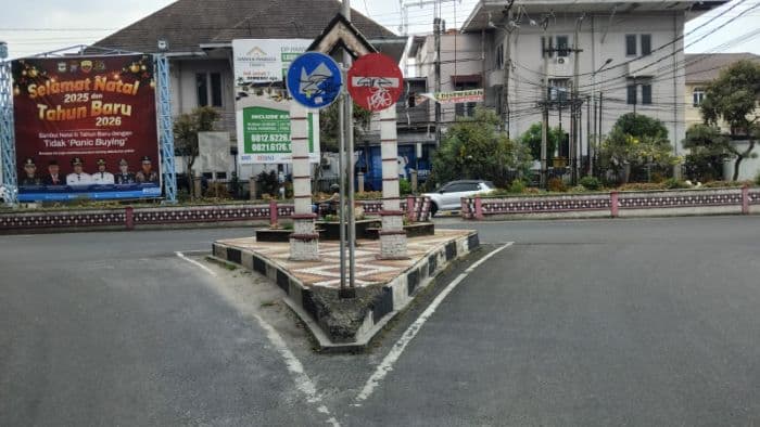 rambu_lalu_lintas_di_jalan_protokol_dicoretcoret_dishub_siantar_janji_akan_perbaiki