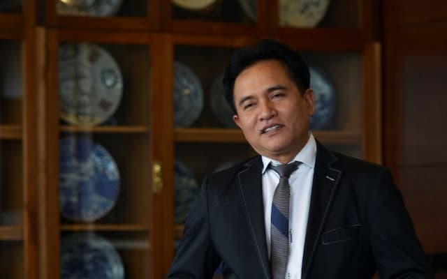 yusril_ihza_mahendra_pencabutan_status_wni_tidak_otomatis