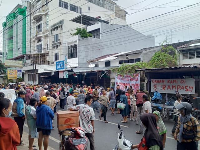 pn_medan_dijadwalkan_eksekusi_rumah_di_jalan_gandhi_besok_warga_tetap_menolak