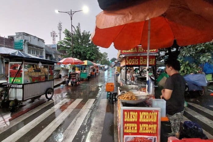 pedagang_kaki_lima_minta_aturan_direvisi