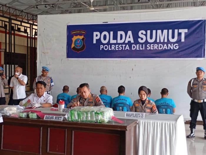 polresta_deli_serdang_bekuk_sembilan_tersangka_sita_338_kg_sabu_dan_40_kg_ganja