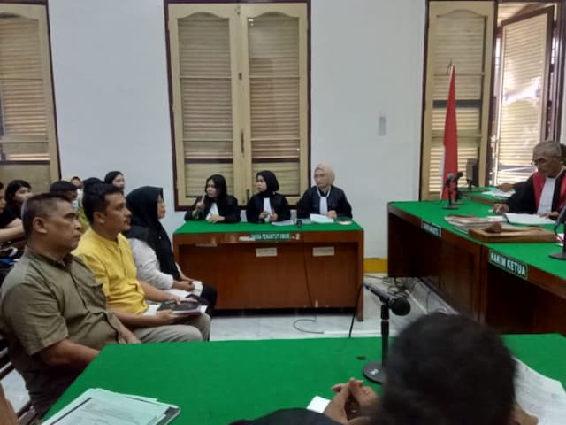 sidang_tuntutan_korupsi_dana_bos_sman_16_medan_rp826_juta_ditunda_sepekan