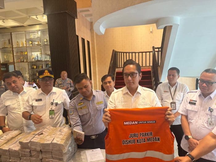 tarif_parkir_resmi_turun_jukir_di_medan_masih_kutip_rp3000_hingga_rp5000