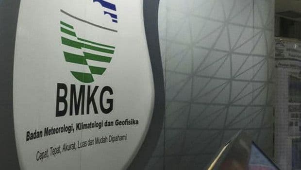 bmkg_hujan_lebat_dan_angin_kencang_berpotensi_ganggu_mudik_lebaran_2025