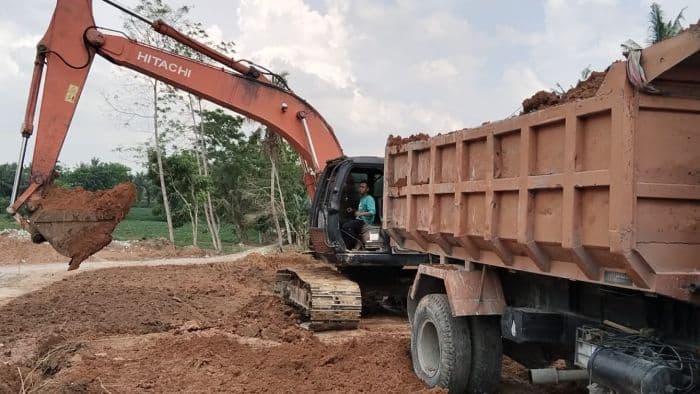 galian_c_tanah_urug_di_sergai_diduga_ilegal_dipakai_buat_batu_bata