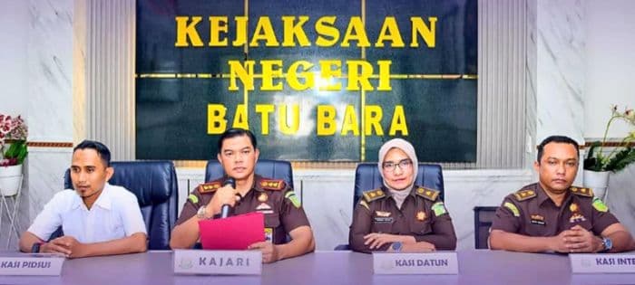 kejari_batu_bara_tetapkan_dua_tersangka_kasus_dugaan_korupsi_pengadaan_software_dan_tangki_septic