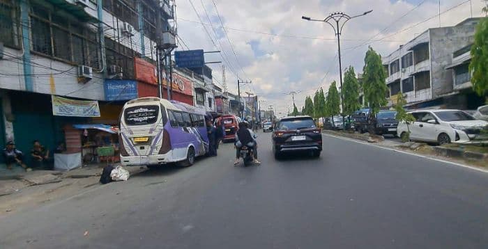 aktivitas_pool_bus_di_pinang_baris_masih_sepi_h5_lebaran_lonjakan_diprediksi_akhir_pekan
