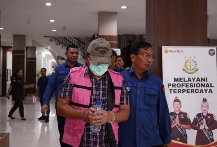 kejati_sumut_tahan_mantan_kepala_ksop_belawan_di_rutan_medan_ini_kasusnya