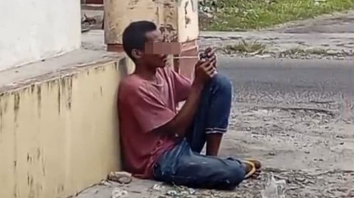 polisi_amankan_pria_yang_konsumsi_sabu_di_halaman_rumah_warga_binjai
