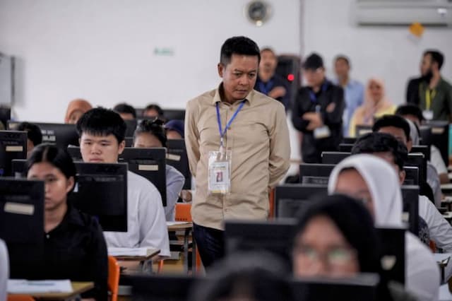 38133_peserta_ikuti_utbk_snbt_di_usu_rektor_tekankan_pentingnya_integritas