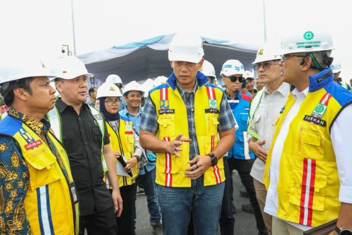 menko_ahy_tinjau_sekolah_rakyat_revitalisasi_permukiman_dan_dorong_green_corridor_di_jalan_tol_diy