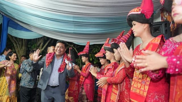 wabup_deli_serdang_tradisi_gendang_guroguro_aron_perlu_terus_dirawat