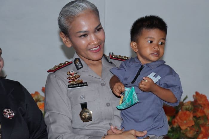 polres_pematangsiantar_salurkan_bantuan_ke_panti_asuhan_thabitacare