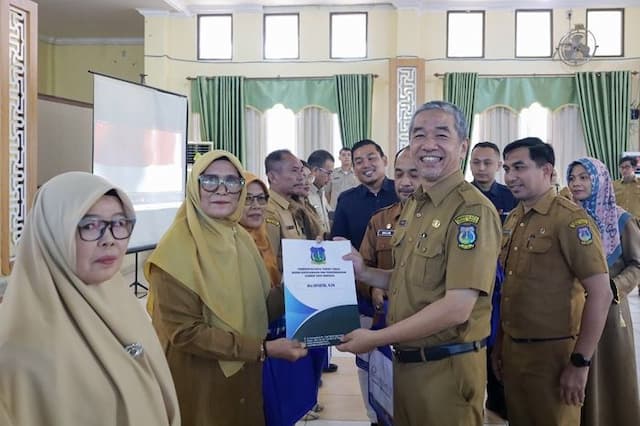 sekdako_tebing_tinggi_pensiun_bukan_akhir_pengabdian_asn_diminta_tetap_produktif
