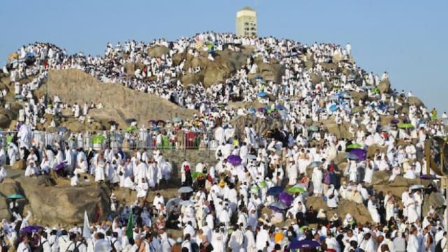 suhu_padang_arafah_tembus_47_derajat_jemaah_haji_diminta_waspadai_heatstroke
