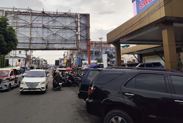 akademisi_parkir_liar_rugikan_pad_dan_umkm_di_pematangsiantar