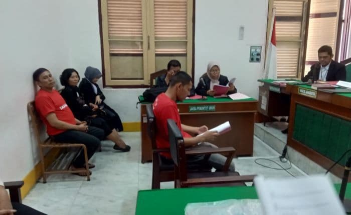 dituntut_12_tahun_penjara_penjual_1000_butir_ekstasi_ini_minta_keringanan