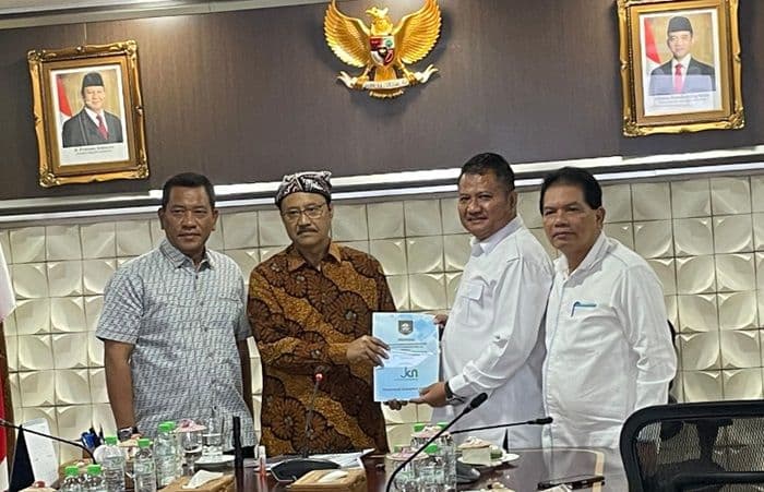 pemkab_asahan_audiensi_dengan_mensos_ri_dorong_perluasan_bpjs_pbi_dan_program_sekolah_rakyat