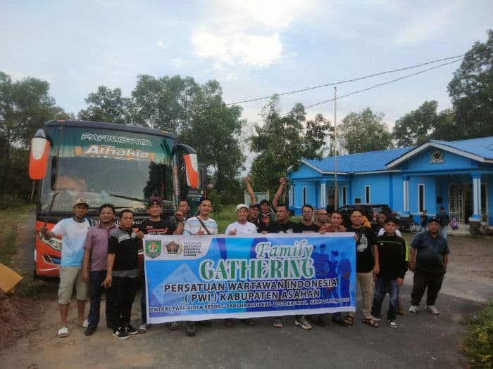 perkuat_solidaritas_140_peserta_pwi_asahan_ikut_family_gathering