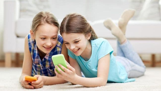 47_juta_akun_anak_dinonaktifkan_usai_pembatasan_akses_platform_digital