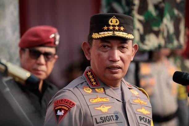 polri_mutasi_1121_personel_mulai_dari_pati_hingga_pamen