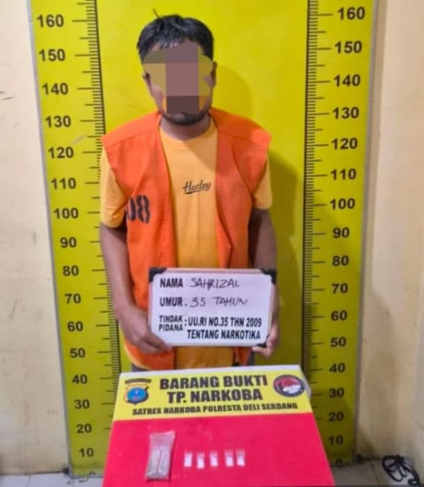 pria_35_tahun_ditangkap_tak_jauh_dari_rumahnya_sabu_151_gram_ditemukan