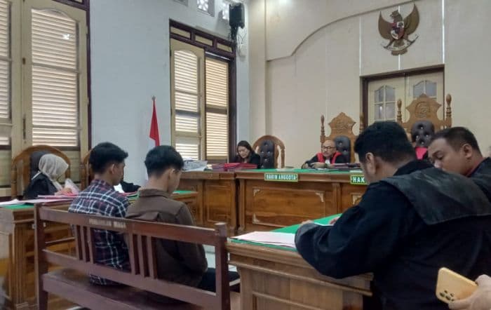 sidang_pleidoi_ph_minta_dua_terdakwa_kasus_bbm_jeriken_di_medan_dibebaskan