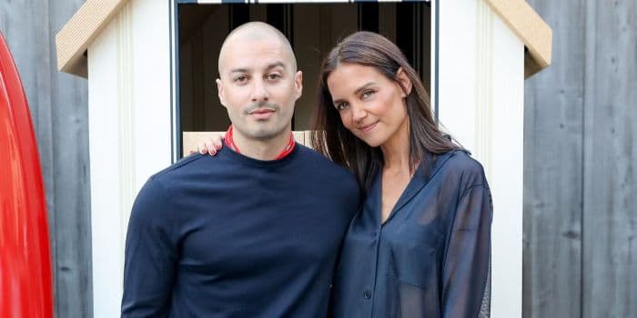 katie_holmes_tampil_di_publik_bersama_kekasih_baru_beda_usia_10_tahun