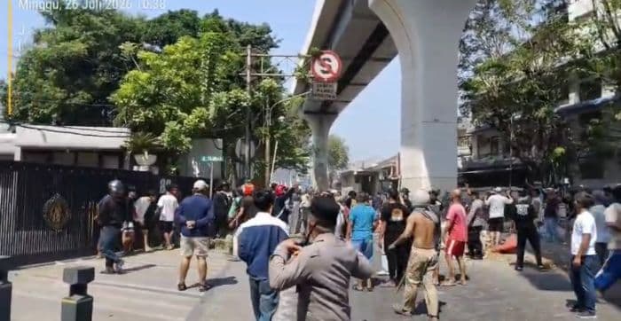 pembeli_diduga_tak_bayar_nasi_uduk_bentrokan_antarkelompok_pecah_di_menteng