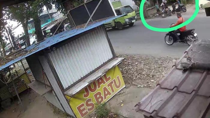 pencurian_sepeda_motor_modus_tabrak_adik_kembali_terjadi_di_medan